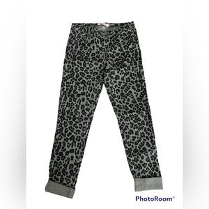 Hot Kiss camo jeans